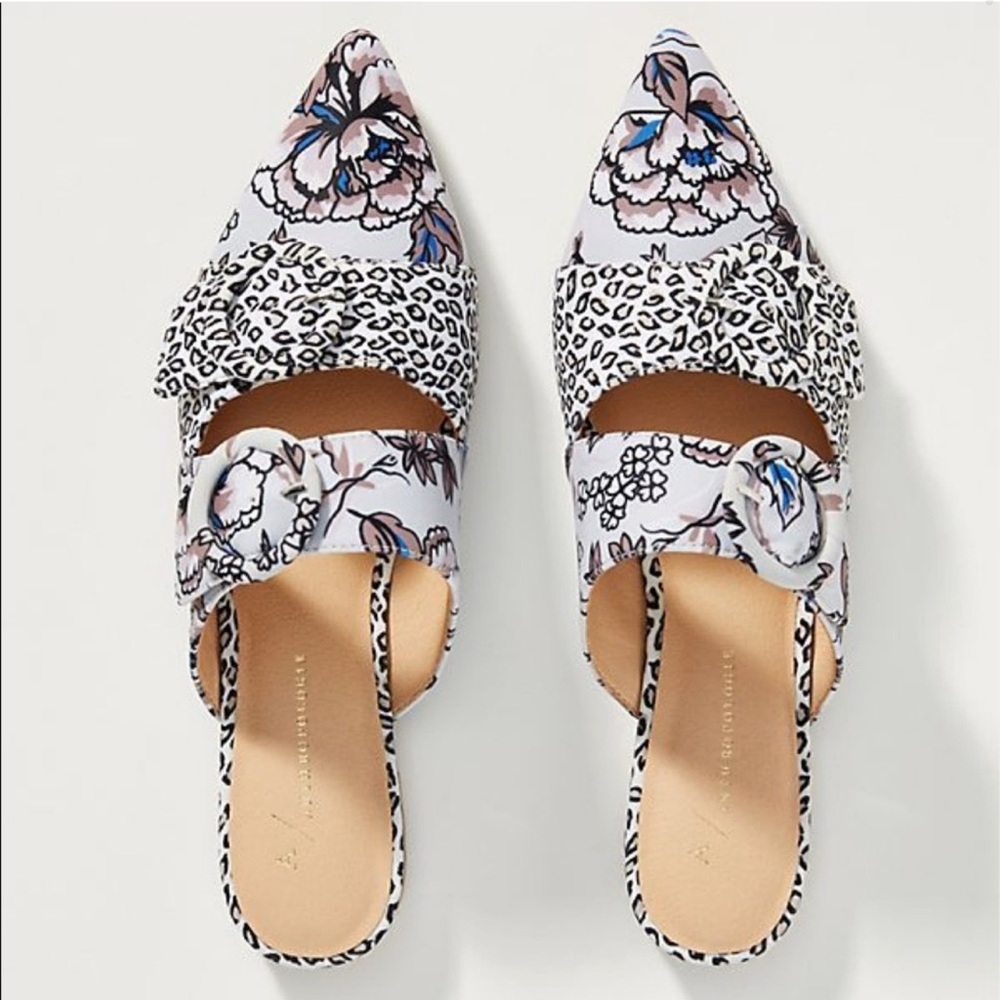 Anthropologie Flavia pointed toe mules grey motif size 9